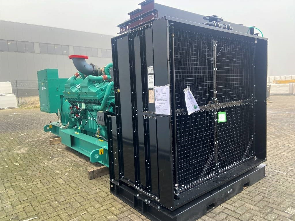 Cummins C2250D5 - 2.250 kVA Genset - QSK60 - DPX-18536-A - Gerador elétrico: foto 3 Cummins C2250D5 - 2.250 kVA Genset - QSK60 - DPX-18536-A - Gerador elétrico: foto 3