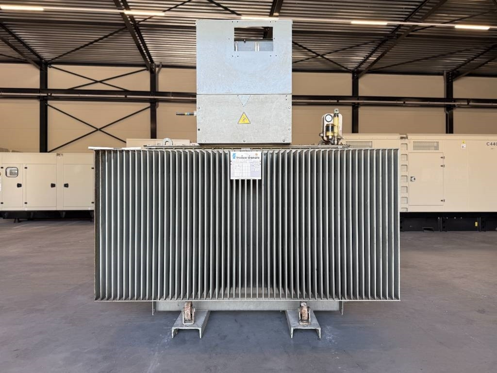 Merlin Gerin France Transfo DYN11 OIL 1600 kVA 380V/16kV - Equipamento de construção: foto 1 Merlin Gerin France Transfo DYN11 OIL 1600 kVA 380V/16kV - Equipamento de construção: foto 1