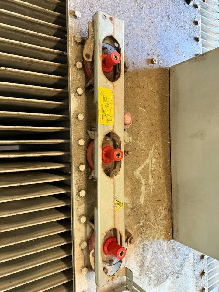 Merlin Gerin France Transfo DYN11 OIL 1600 kVA 380V/16kV - Equipamento de construção: foto 5 Merlin Gerin France Transfo DYN11 OIL 1600 kVA 380V/16kV - Equipamento de construção: foto 5