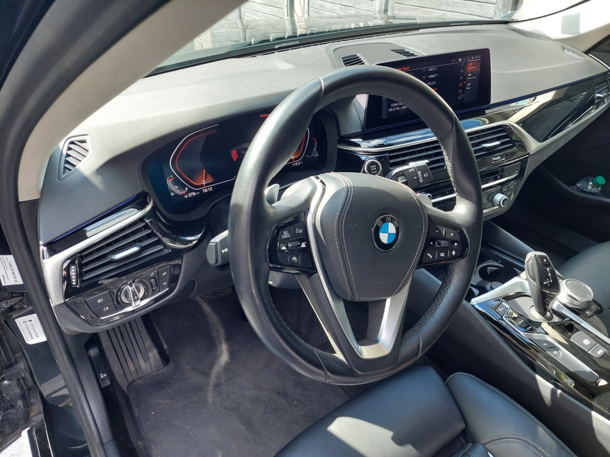 BMW 530I XDRIVE KOMBI - Automóvel: foto 5 BMW 530I XDRIVE KOMBI - Automóvel: foto 5