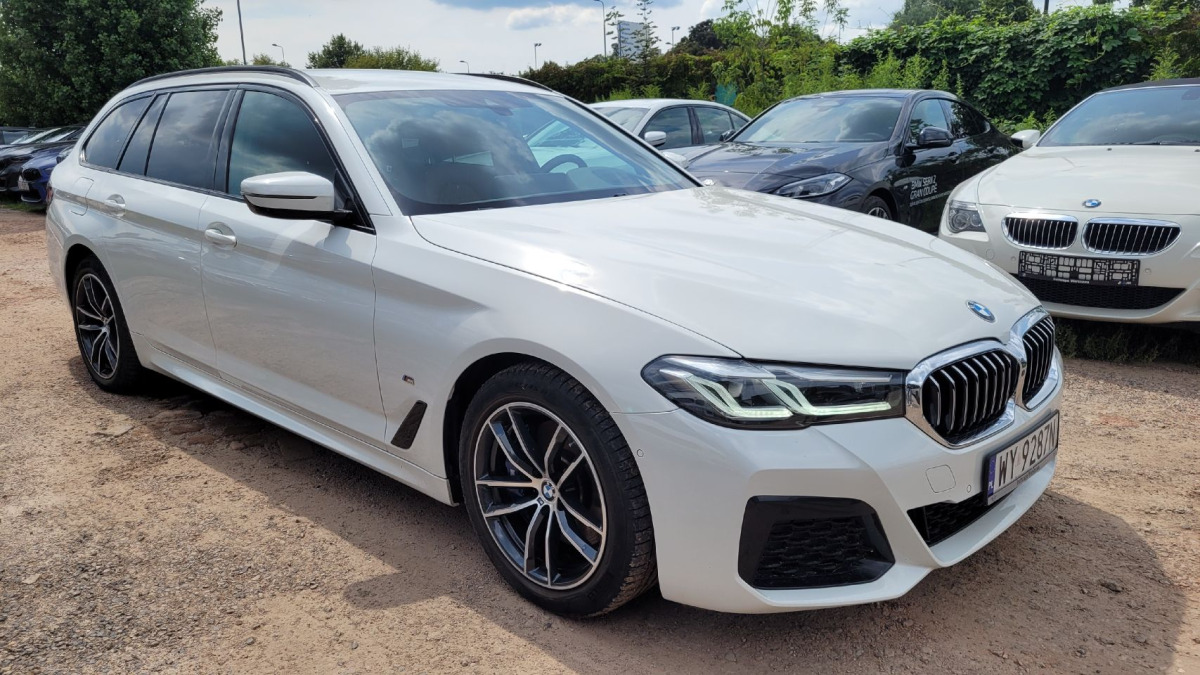 BMW 530e xDrive M Sport KOMBI - Automóvel: foto 1 BMW 530e xDrive M Sport KOMBI - Automóvel: foto 1