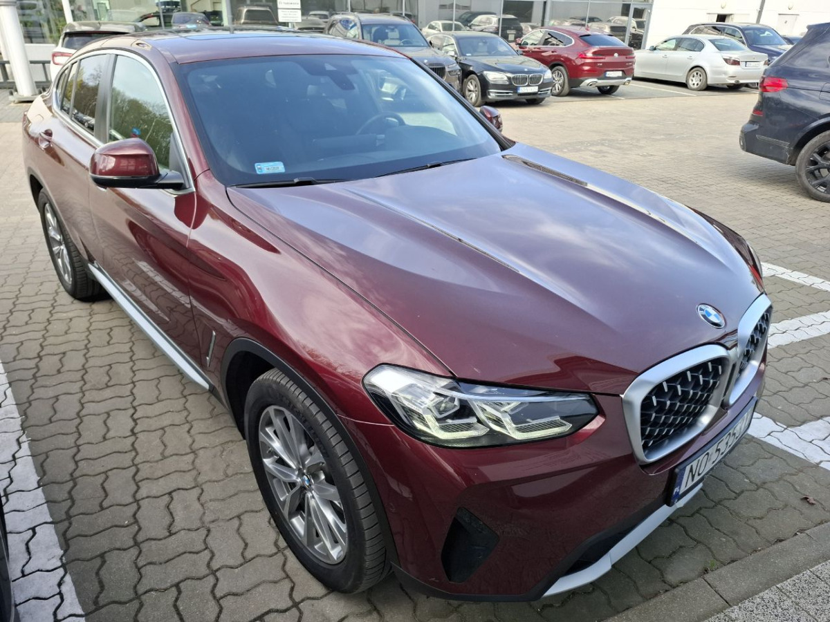 BMW X4 XDRIVE20D HATCHBACK - Automóvel: foto 1 BMW X4 XDRIVE20D HATCHBACK - Automóvel: foto 1