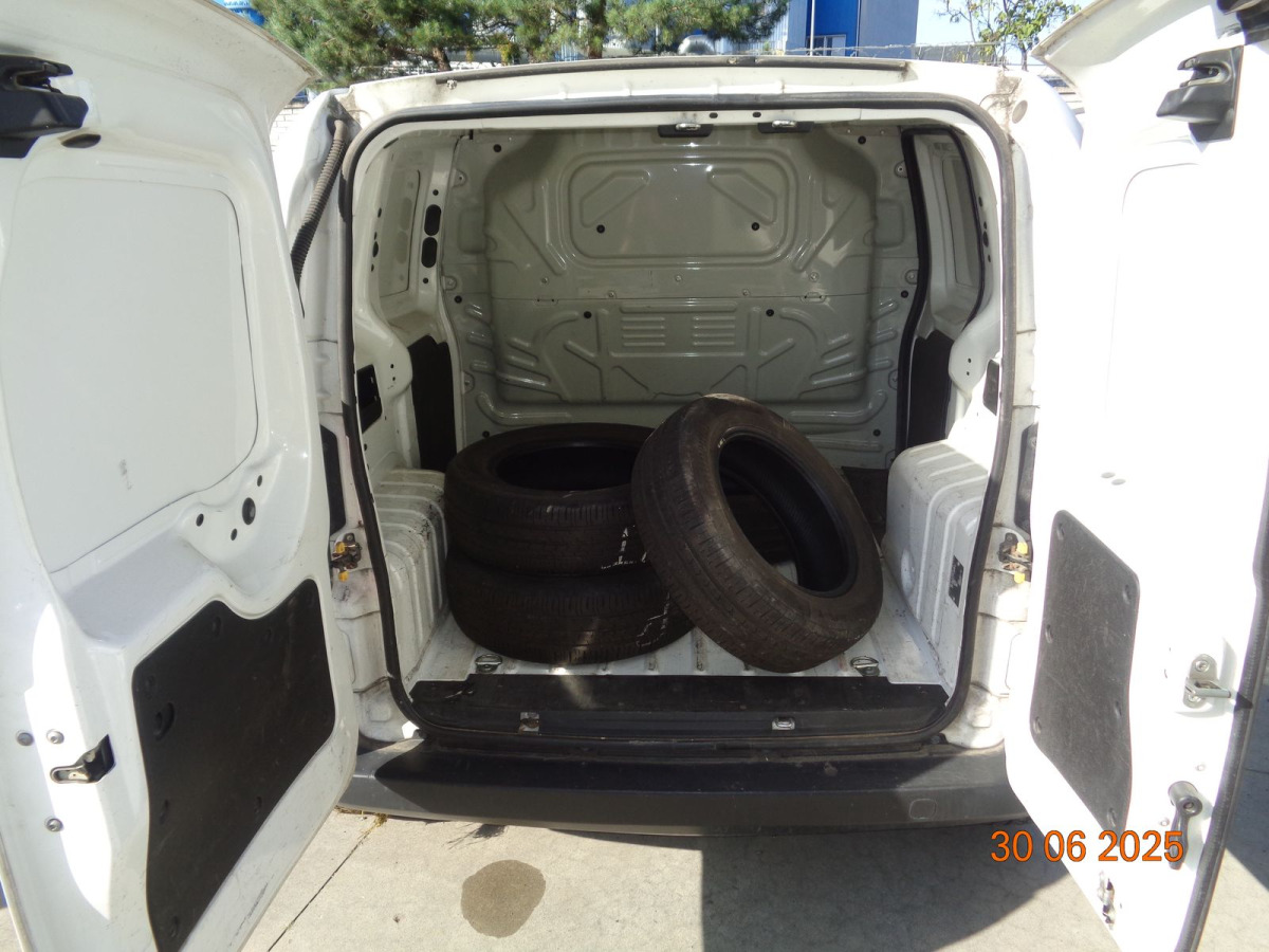 FIAT FIORINO FURGON BLASZAK - Furgão: foto 5 FIAT FIORINO FURGON BLASZAK - Furgão: foto 5
