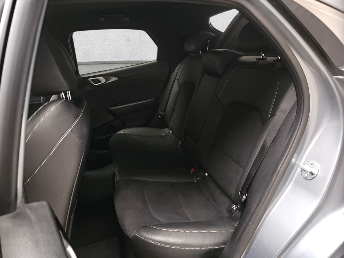 SUV KIA XCEED SUV: foto 13