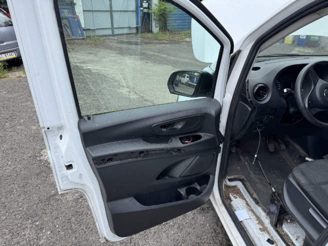 MERCEDES BENZ VITO FURGON BLASZAK - Furgão: foto 5 MERCEDES BENZ VITO FURGON BLASZAK - Furgão: foto 5