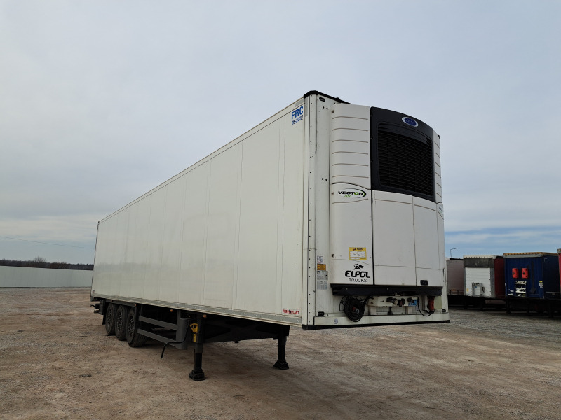SCHMITZ CARGOBULL SCB*S3B CHŁODNIA - Reboque frigorífico: foto 1 SCHMITZ CARGOBULL SCB*S3B CHŁODNIA - Reboque frigorífico: foto 1