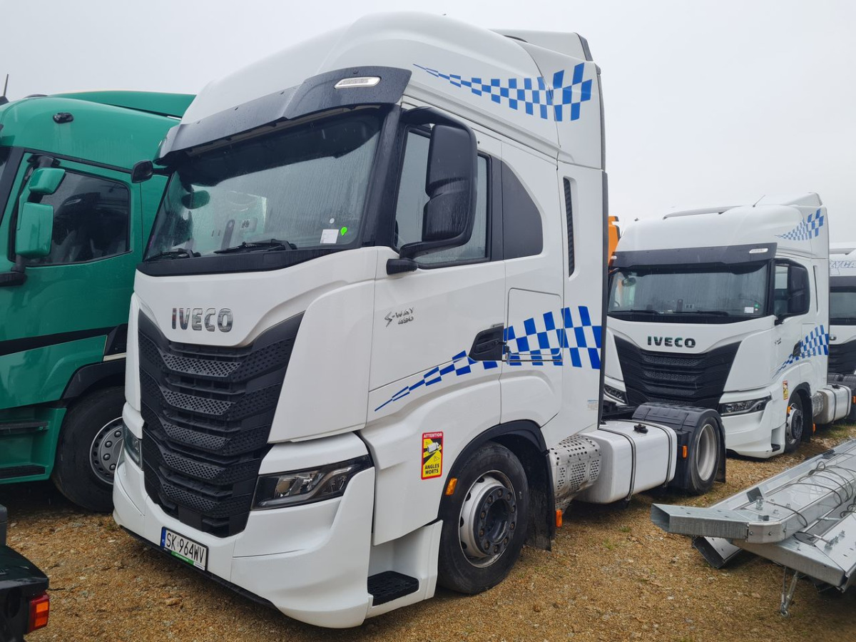 IVECO AS440ST/FP LT CIĄGNIK SIODŁOWY - Tractor: foto 2 IVECO AS440ST/FP LT CIĄGNIK SIODŁOWY - Tractor: foto 2