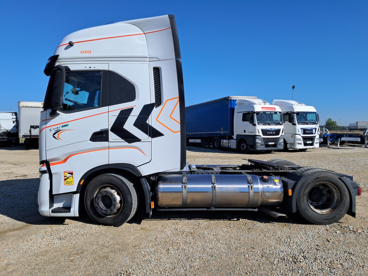 IVECO AS440ST/FP LT LNG CIĄGNIK SIODŁOWY - Tractor: foto 4 IVECO AS440ST/FP LT LNG CIĄGNIK SIODŁOWY - Tractor: foto 4