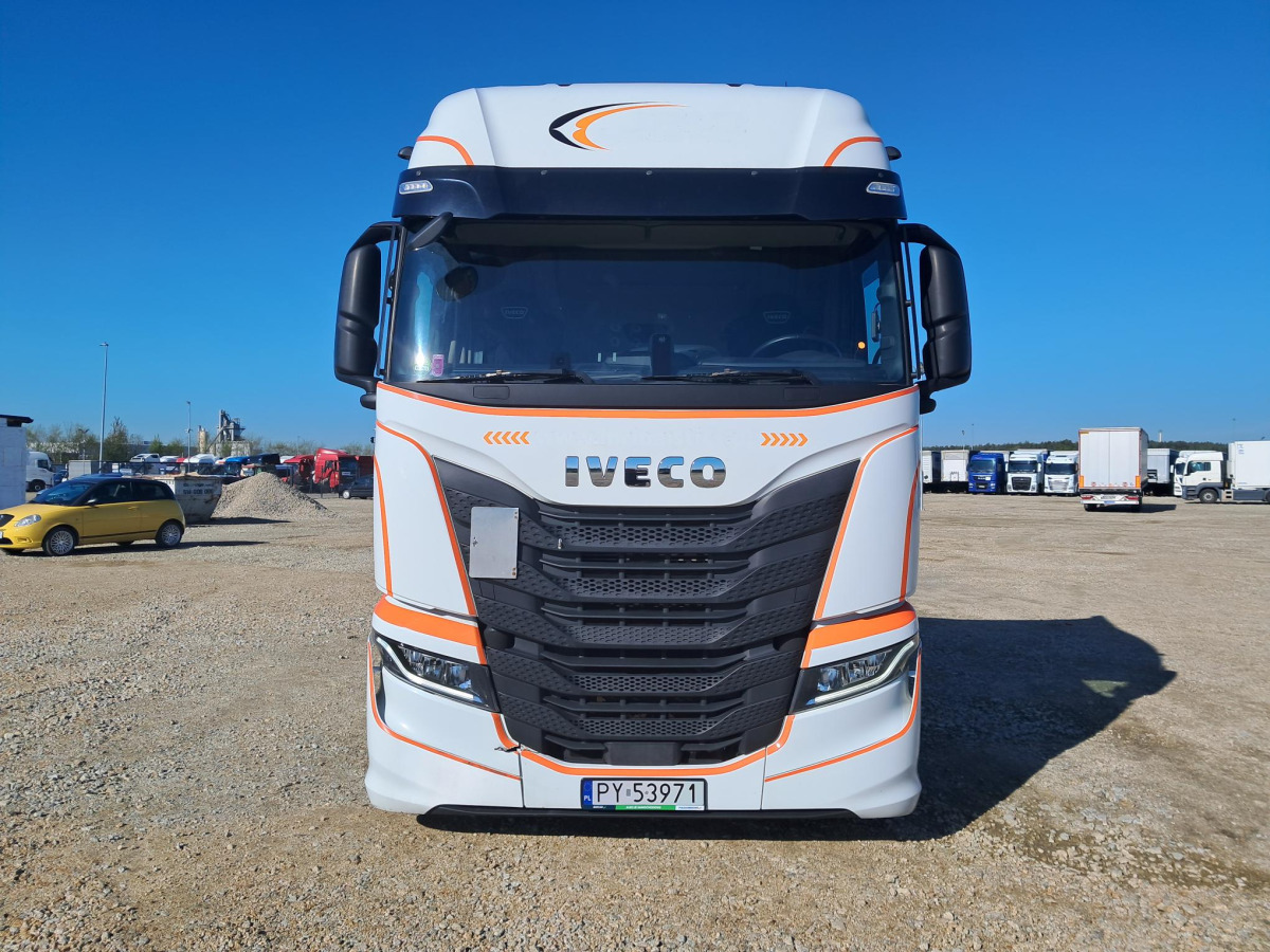 IVECO AS440ST/FP LT LNG CIĄGNIK SIODŁOWY - Tractor: foto 2 IVECO AS440ST/FP LT LNG CIĄGNIK SIODŁOWY - Tractor: foto 2