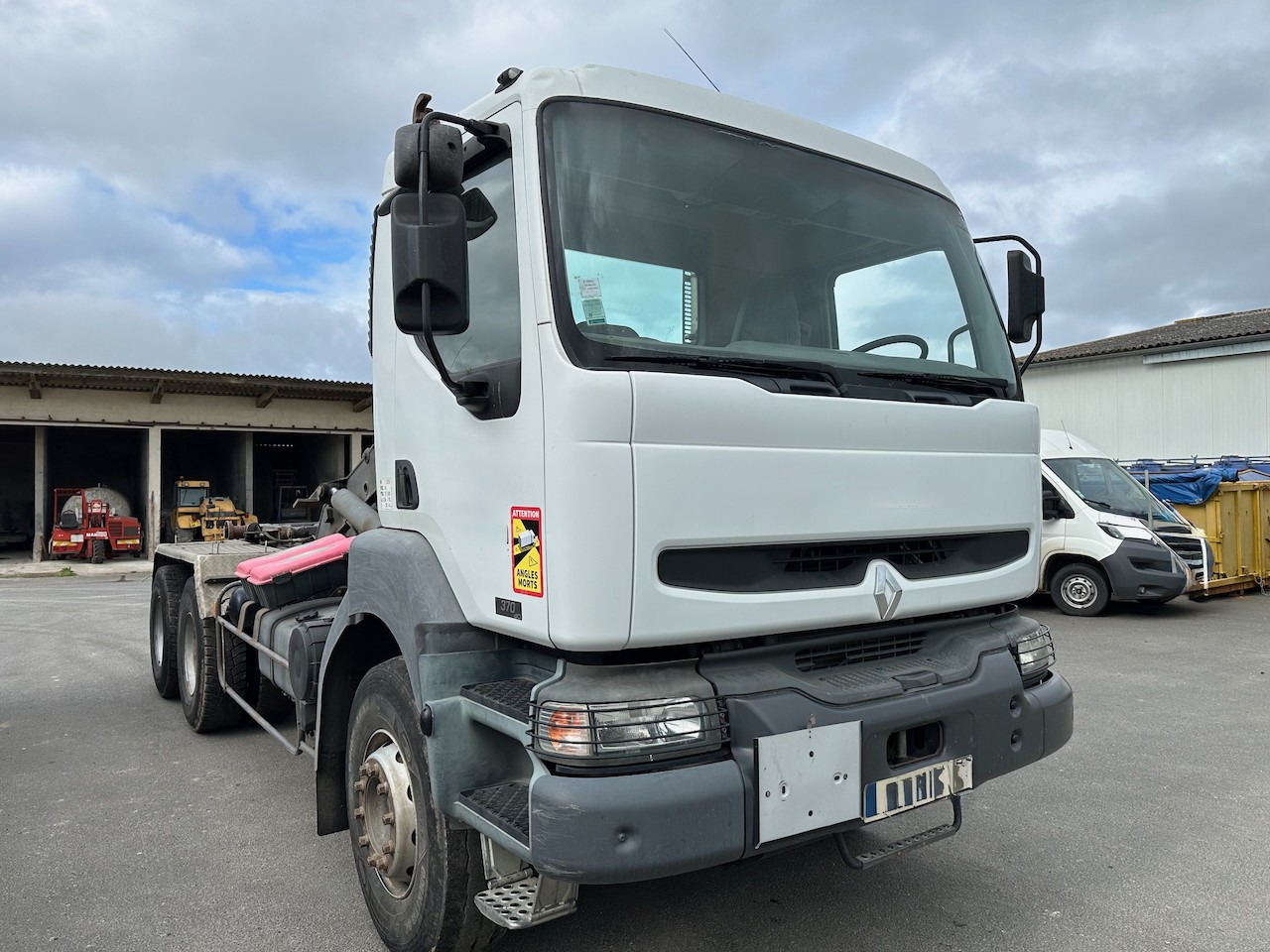 RENAULT KERAX 370 DCI - Camião polibenne: foto 5 RENAULT KERAX 370 DCI - Camião polibenne: foto 5