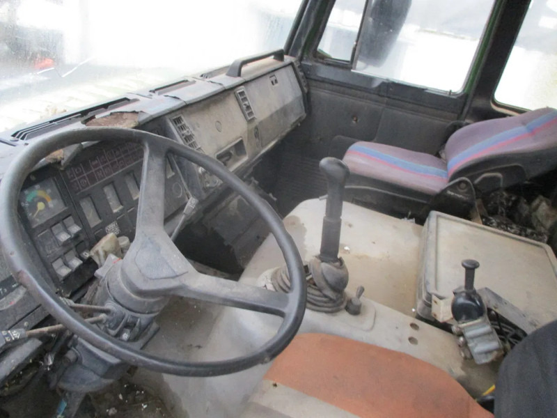 Camião basculante Iveco Magirus Deutz , 320 M 26 FK , V8 , ZF Manual , 3Way tipper , Spring suspension , Drum brakes: foto 12