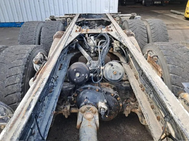 Camião chassi MAN 35-364 / FE 360 A , 8x4 , Spring Suspension , ZF Manual , Airco: foto 9 Camião chassi MAN 35-364 / FE 360 A , 8x4 , Spring Suspension , ZF Manual , Airco: foto 9