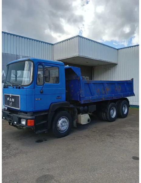 MAN F2000 , 32-322 , 6x4 , ZF Manual , Tipper , Spring Suspension - Camião basculante: foto 5 MAN F2000 , 32-322 , 6x4 , ZF Manual , Tipper , Spring Suspension - Camião basculante: foto 5