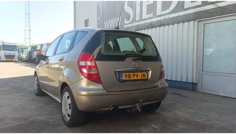 Mercedes-Benz A-Klasse 170 , Airco , leder , distrbute ketting maakt lawaai - Hatchback: foto 5 Mercedes-Benz A-Klasse 170 , Airco , leder , distrbute ketting maakt lawaai - Hatchback: foto 5