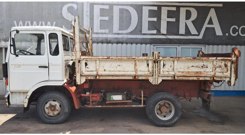 Renault Midliner S 130 , 6 Cylinder , 3 Way Tipper , Spring suspensiom - Camião basculante: foto 5 Renault Midliner S 130 , 6 Cylinder , 3 Way Tipper , Spring suspensiom - Camião basculante: foto 5