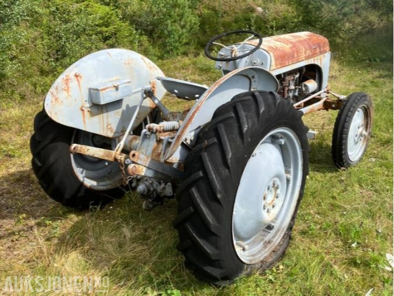 1950 Massey Ferguson Gråtass - Trator: foto 4 1950 Massey Ferguson Gråtass - Trator: foto 4