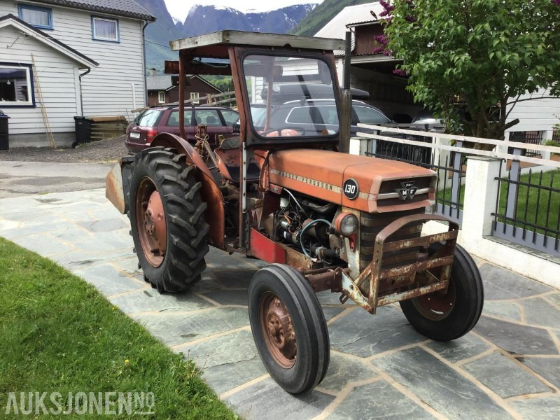 1966 Massey-Ferguson 130 Traktor m/Dalen-skuffe - Trator: foto 2 1966 Massey-Ferguson 130 Traktor m/Dalen-skuffe - Trator: foto 2