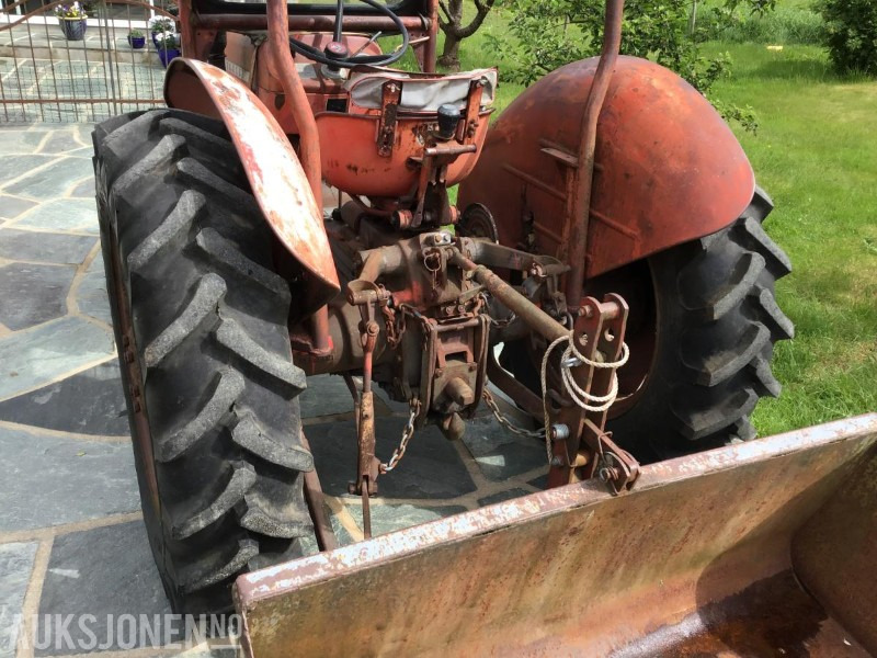 1966 Massey-Ferguson 130 Traktor m/Dalen-skuffe - Trator: foto 5 1966 Massey-Ferguson 130 Traktor m/Dalen-skuffe - Trator: foto 5