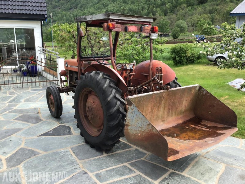 1966 Massey-Ferguson 130 Traktor m/Dalen-skuffe - Trator: foto 4 1966 Massey-Ferguson 130 Traktor m/Dalen-skuffe - Trator: foto 4