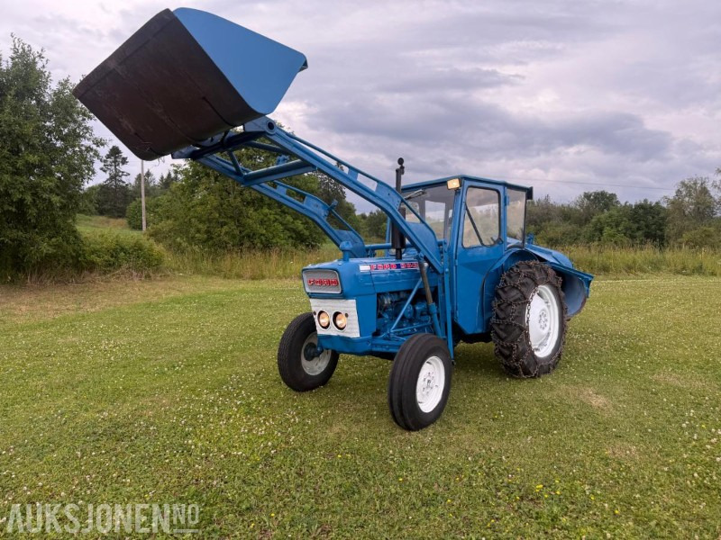 1972 Ford 3000 MVA FRI TRAKTOR MED FRONTLATER SKUFFE FRES - Trator: foto 1 1972 Ford 3000 MVA FRI TRAKTOR MED FRONTLATER SKUFFE FRES - Trator: foto 1