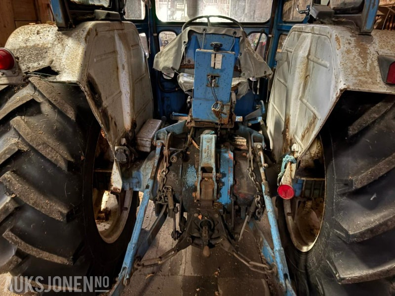 1975 FORD 4000 MED FRONTLASTER - Trator: foto 4 1975 FORD 4000 MED FRONTLASTER - Trator: foto 4