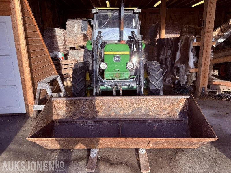 1984 John Deere 1140 4576 timer m/ Pallegafler, Grusskuffe, Snøskuffe, Kjetting - Trator: foto 5 1984 John Deere 1140 4576 timer m/ Pallegafler, Grusskuffe, Snøskuffe, Kjetting - Trator: foto 5