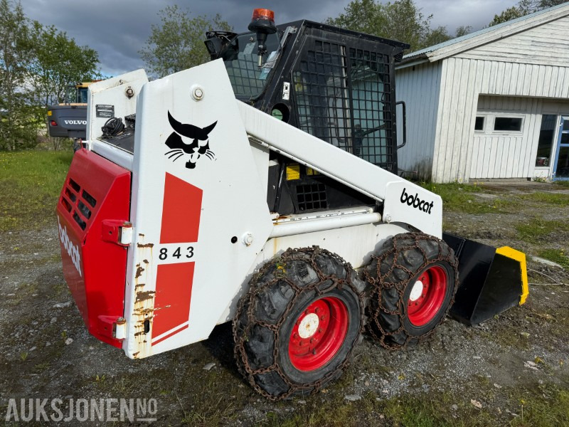 1986 Bobcat 843 kompaktlaster med skuffe og gaffler - Mini pá carregadora: foto 3 1986 Bobcat 843 kompaktlaster med skuffe og gaffler - Mini pá carregadora: foto 3
