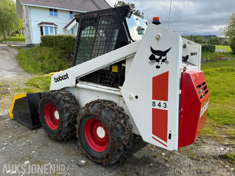1986 Bobcat 843 kompaktlaster med skuffe og gaffler - Mini pá carregadora: foto 4 1986 Bobcat 843 kompaktlaster med skuffe og gaffler - Mini pá carregadora: foto 4