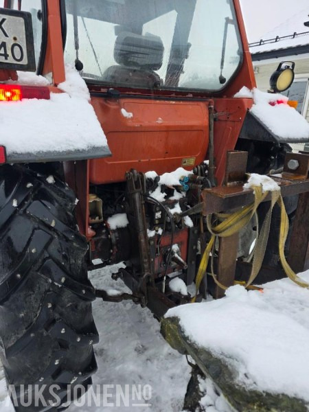 1986 Fiat 80-90 MVA FRI TRAKTOR MED FRONSKUFFE OG TRIMA FRONTLASTER - Trator: foto 4 1986 Fiat 80-90 MVA FRI TRAKTOR MED FRONSKUFFE OG TRIMA FRONTLASTER - Trator: foto 4