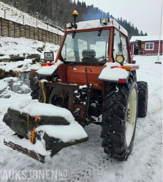 1986 Fiat 80-90 MVA FRI TRAKTOR MED FRONSKUFFE OG TRIMA FRONTLASTER - Trator: foto 5 1986 Fiat 80-90 MVA FRI TRAKTOR MED FRONSKUFFE OG TRIMA FRONTLASTER - Trator: foto 5