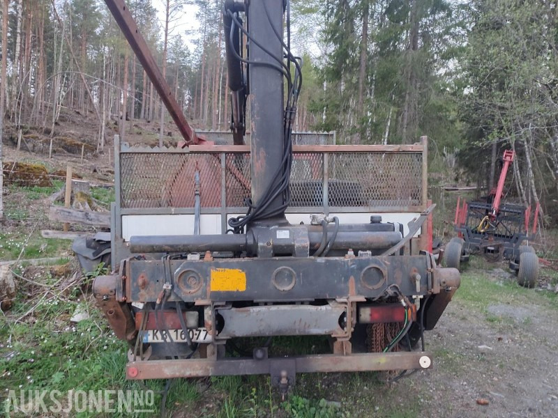 1986 Volvo FL616 4x2 Lastebil med kran Mannskapskurv Vinterdekk REPARASJONSOBJEKT - Camião grua: foto 5 1986 Volvo FL616 4x2 Lastebil med kran Mannskapskurv Vinterdekk REPARASJONSOBJEKT - Camião grua: foto 5