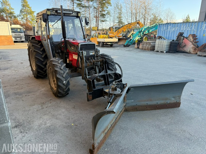 1991 Massey Ferguson 372 4x4 FRONTHYDRAULIKK/SKJÆR - Trator: foto 4 1991 Massey Ferguson 372 4x4 FRONTHYDRAULIKK/SKJÆR - Trator: foto 4