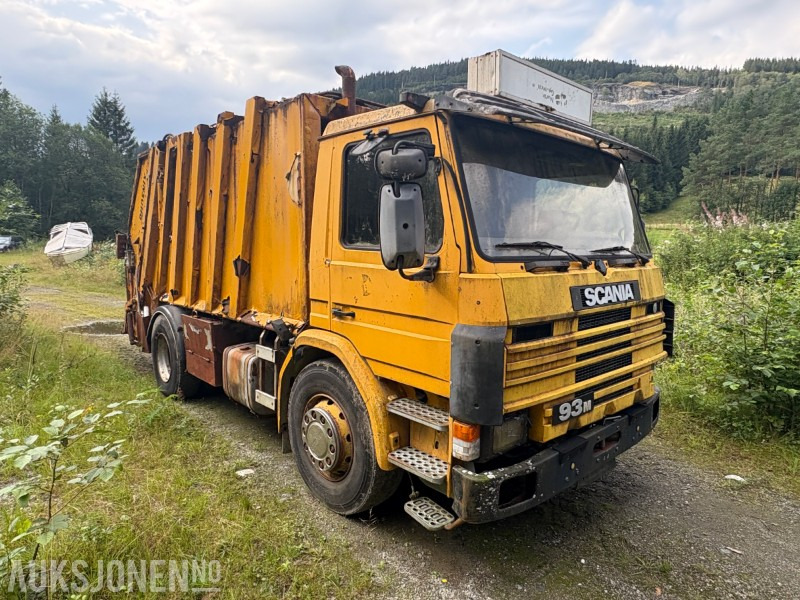 1993 Scania P3MV4X2L25038A renovasjonsbil / komprimator - Caminhão de lixo: foto 2 1993 Scania P3MV4X2L25038A renovasjonsbil / komprimator - Caminhão de lixo: foto 2