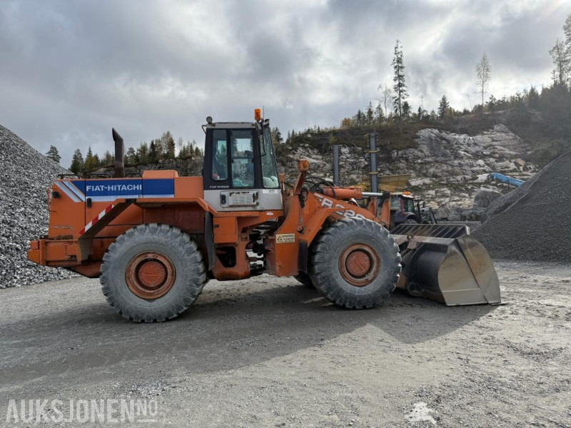 1995 Fiat-Hitachi FR 220.2 - Pá carregadora de rodas: foto 5 1995 Fiat-Hitachi FR 220.2 - Pá carregadora de rodas: foto 5