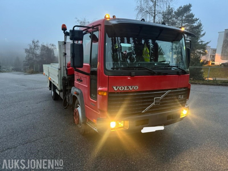 2000 Volvo FL611 med kran og plan KUN 98.766km EU OK TIL 09.12.2026 - Camião grua: foto 4 2000 Volvo FL611 med kran og plan KUN 98.766km EU OK TIL 09.12.2026 - Camião grua: foto 4