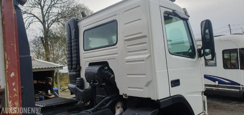 2000 Volvo FM-12 MED KASSE OG MASKINFLAK - Camião polibenne: foto 4 2000 Volvo FM-12 MED KASSE OG MASKINFLAK - Camião polibenne: foto 4