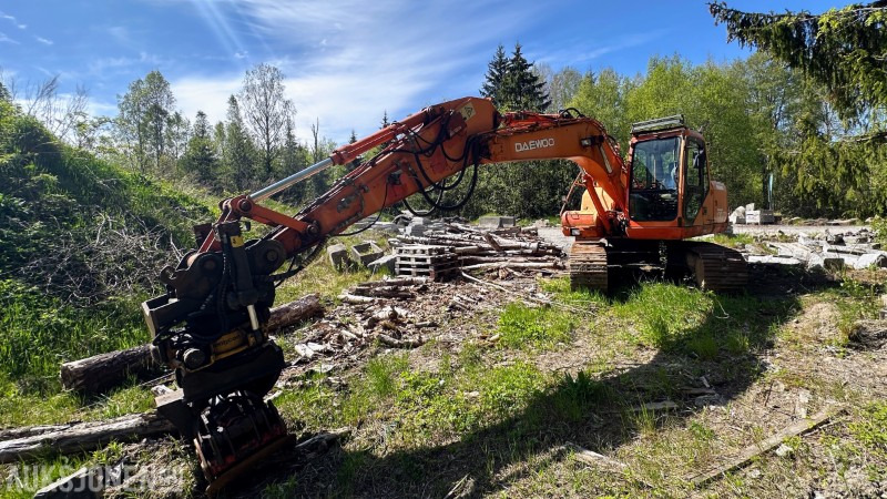 2002 Doosan SL130LC-V Beltegraver / Gravemaskin - Escavadeira: foto 1 2002 Doosan SL130LC-V Beltegraver / Gravemaskin - Escavadeira: foto 1