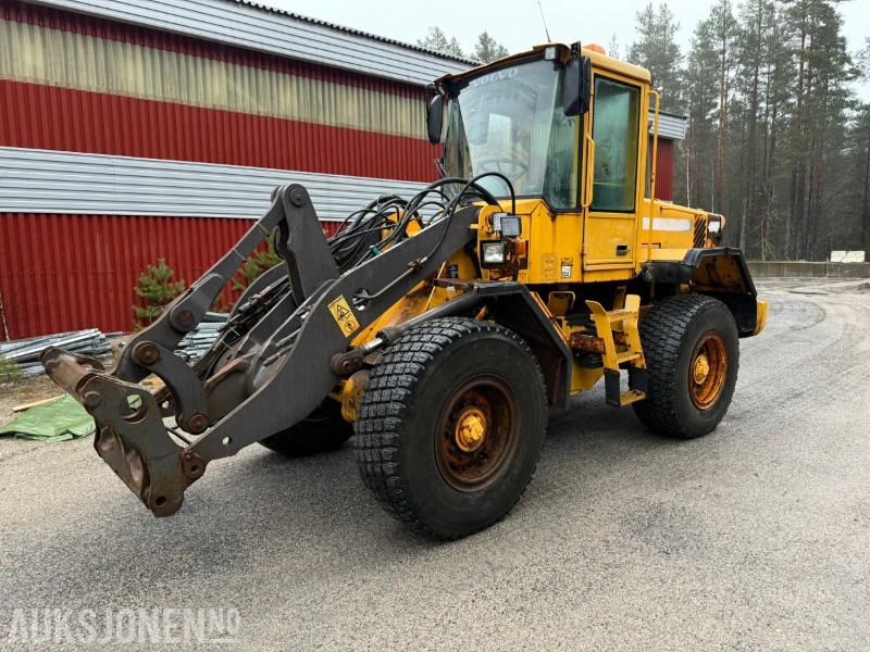 2002 Volvo L70D Hjullaster – Hydraulisk HK-feste – 3 og 4. funksjon - Pá carregadora de rodas: foto 2 2002 Volvo L70D Hjullaster – Hydraulisk HK-feste – 3 og 4. funksjon - Pá carregadora de rodas: foto 2