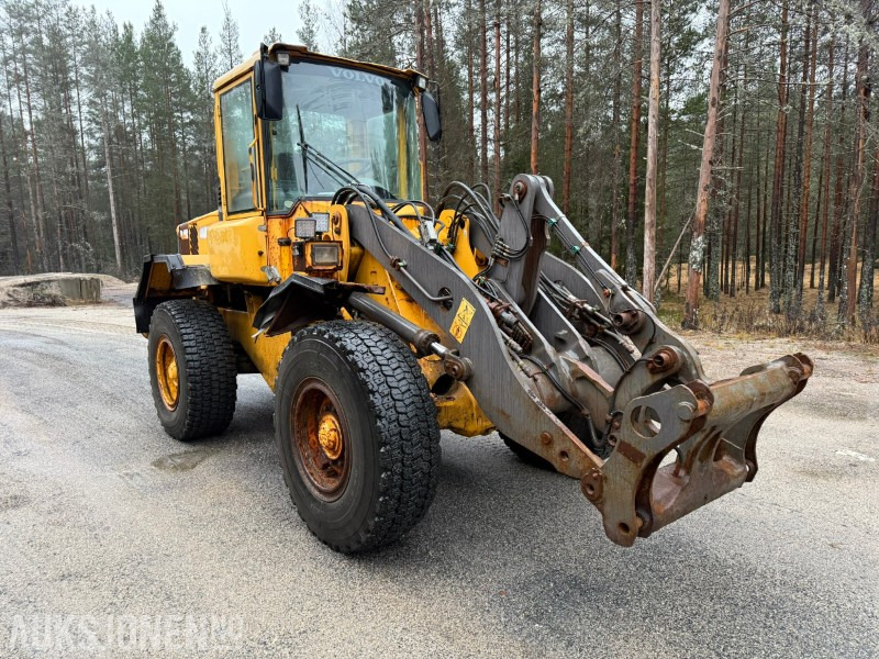 2002 Volvo L70D Hjullaster – Hydraulisk HK-feste – 3 og 4. funksjon - Pá carregadora de rodas: foto 4 2002 Volvo L70D Hjullaster – Hydraulisk HK-feste – 3 og 4. funksjon - Pá carregadora de rodas: foto 4