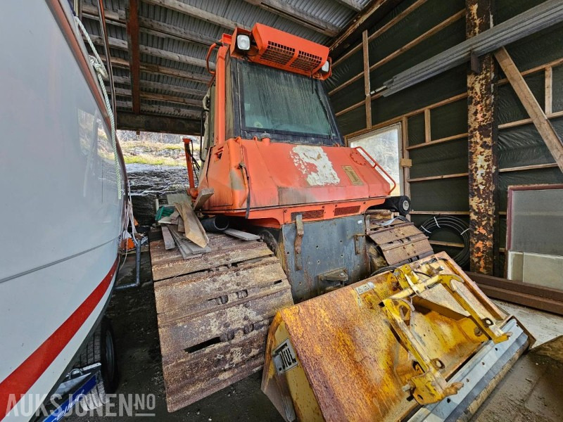 2003 New Holland D180 beltedrevet bulldoser - Equipamento de construção: foto 1 2003 New Holland D180 beltedrevet bulldoser - Equipamento de construção: foto 1