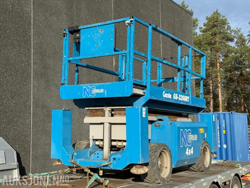 2004 Genie GS-3268R - Sakselift - 4x4 - 4152kg - 3734t - Plataforma aérea: foto 1 2004 Genie GS-3268R - Sakselift - 4x4 - 4152kg - 3734t - Plataforma aérea: foto 1