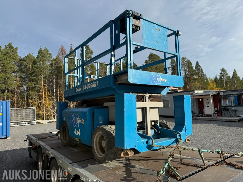 2004 Genie GS-3268R - Sakselift - 4x4 - 4152kg - 3734t - Plataforma aérea: foto 3 2004 Genie GS-3268R - Sakselift - 4x4 - 4152kg - 3734t - Plataforma aérea: foto 3