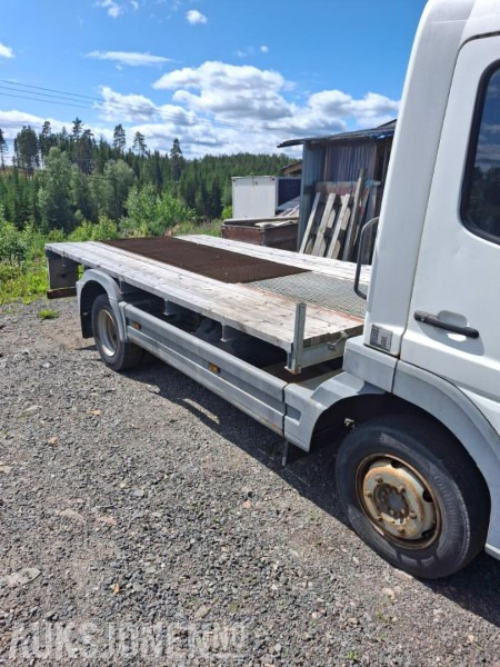 2004 Mercedes-Benz 4X2 ATEGO - Camião de caixa aberta/ Plataforma: foto 3 2004 Mercedes-Benz 4X2 ATEGO - Camião de caixa aberta/ Plataforma: foto 3