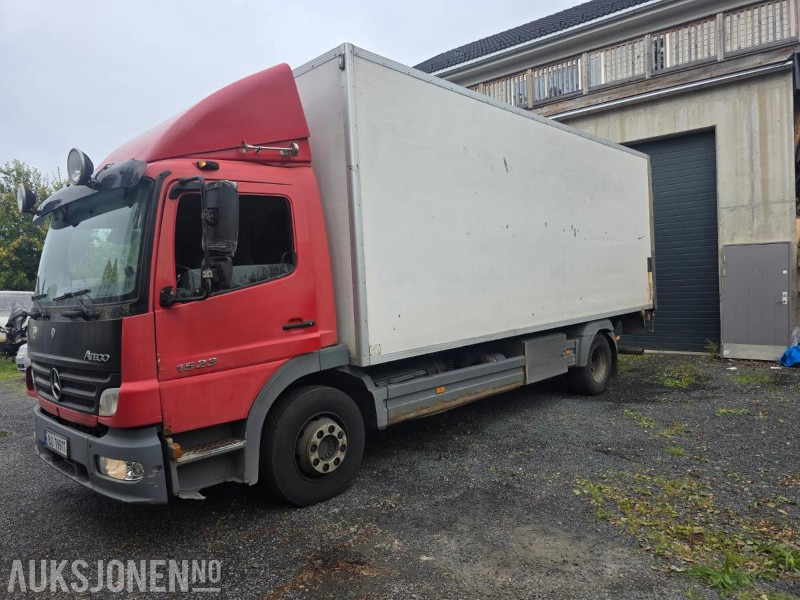 2005 Mercedes-Benz 1523L Atego, Reparasjonsobjekt - Camião furgão: foto 2 2005 Mercedes-Benz 1523L Atego, Reparasjonsobjekt - Camião furgão: foto 2