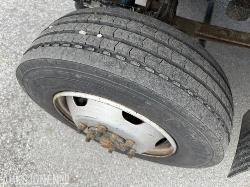 2005 Mercedes-Benz 815Da/37-Vn 4X4 linjebil med kran og masse utstyr - Camião grua: foto 4 2005 Mercedes-Benz 815Da/37-Vn 4X4 linjebil med kran og masse utstyr - Camião grua: foto 4