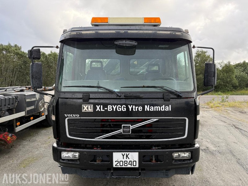 2005 VOLVO FL6H Kranbil med Fast Plan 267842 km Svingbare Lemmer - Camião grua: foto 2 2005 VOLVO FL6H Kranbil med Fast Plan 267842 km Svingbare Lemmer - Camião grua: foto 2