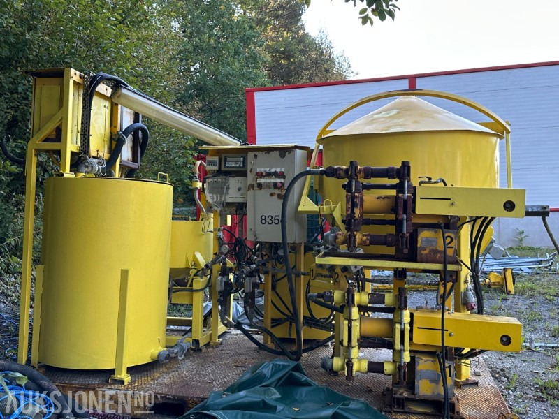 2006 Atlas Copco Injeksjonsplattform - Equipamento de construção: foto 1 2006 Atlas Copco Injeksjonsplattform - Equipamento de construção: foto 1