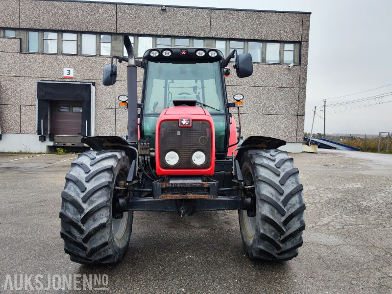 2006 Massey Ferguson 5460 – 4471 timer – Velholdt traktor i god stand - Trator: foto 5 2006 Massey Ferguson 5460 – 4471 timer – Velholdt traktor i god stand - Trator: foto 5
