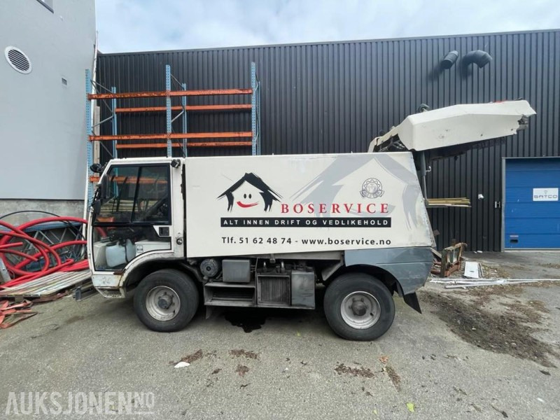 2007 AEBI MFH 5000 FEIE/KOSTEBIL - ROTERENDE FEIEBIL - IVECO MOTOR - KLIMA - 8800 TIMER. - Equipamento de construção: foto 2 2007 AEBI MFH 5000 FEIE/KOSTEBIL - ROTERENDE FEIEBIL - IVECO MOTOR - KLIMA - 8800 TIMER. - Equipamento de construção: foto 2