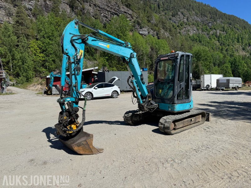 2007 Airman AX50U-4 Gravemaskin - Beltegraver - Engcon tiltrotator - Sentralsmøring - Escavadeira: foto 1 2007 Airman AX50U-4 Gravemaskin - Beltegraver - Engcon tiltrotator - Sentralsmøring - Escavadeira: foto 1